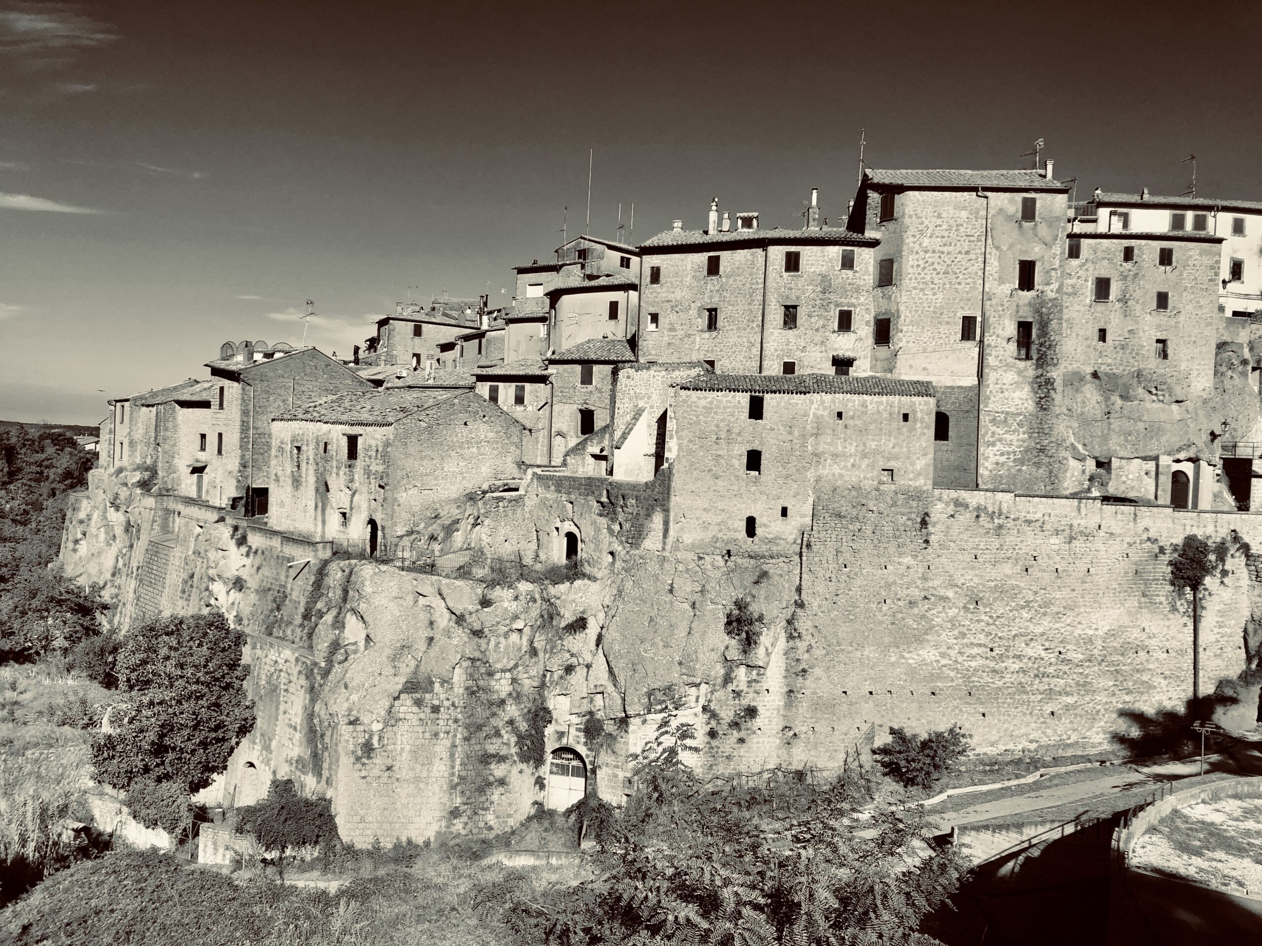Borgo sul tufo al termine del viaggio Gemme di Tufo